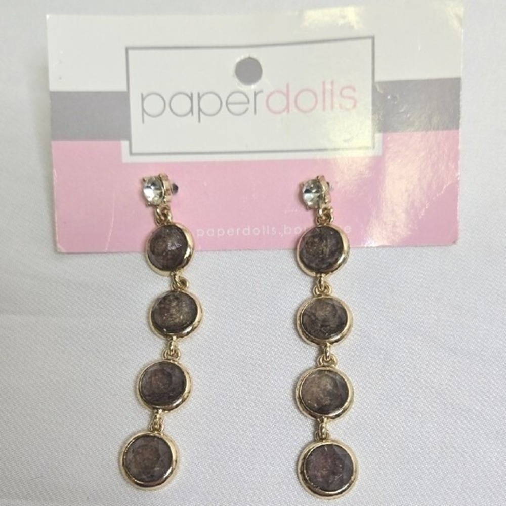 Paperdolls Drop Earrings, New‎